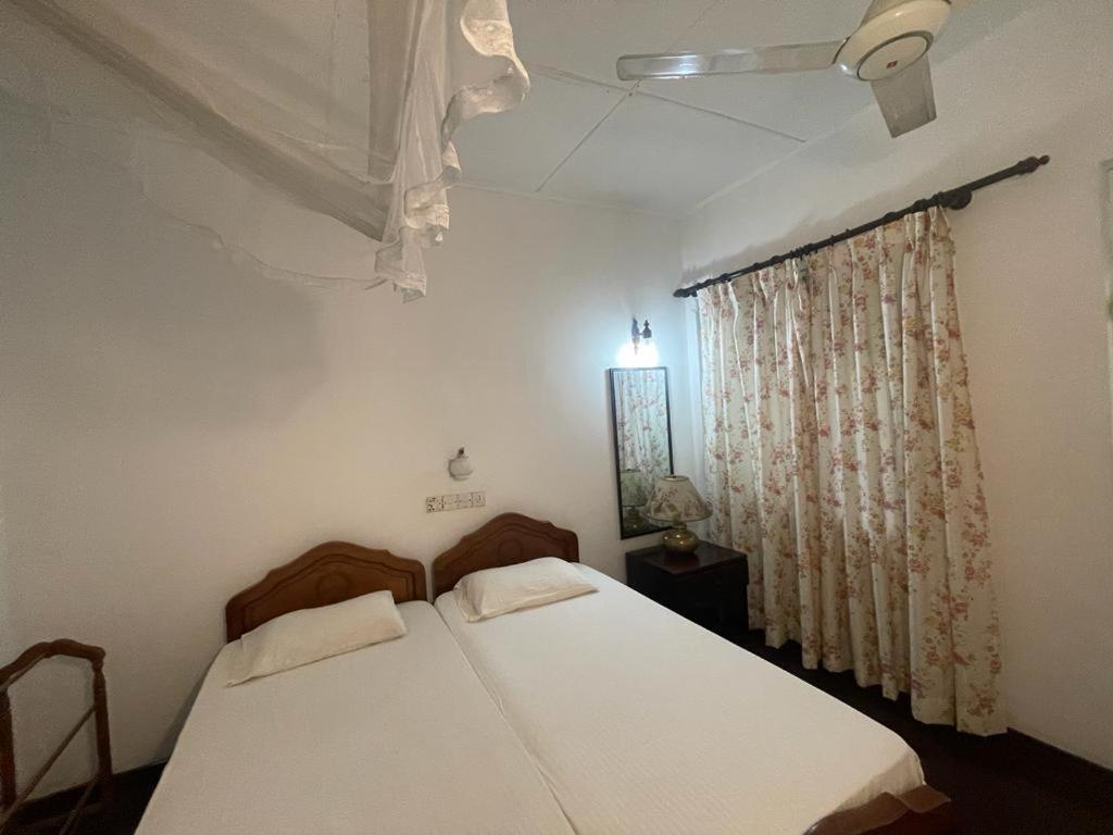 Kandy Inn Madugalle'S Family Guest House Exterior photo