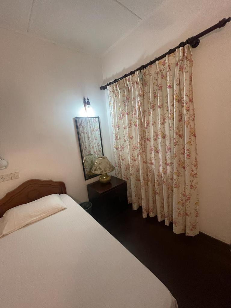 Kandy Inn Madugalle'S Family Guest House Exterior photo
