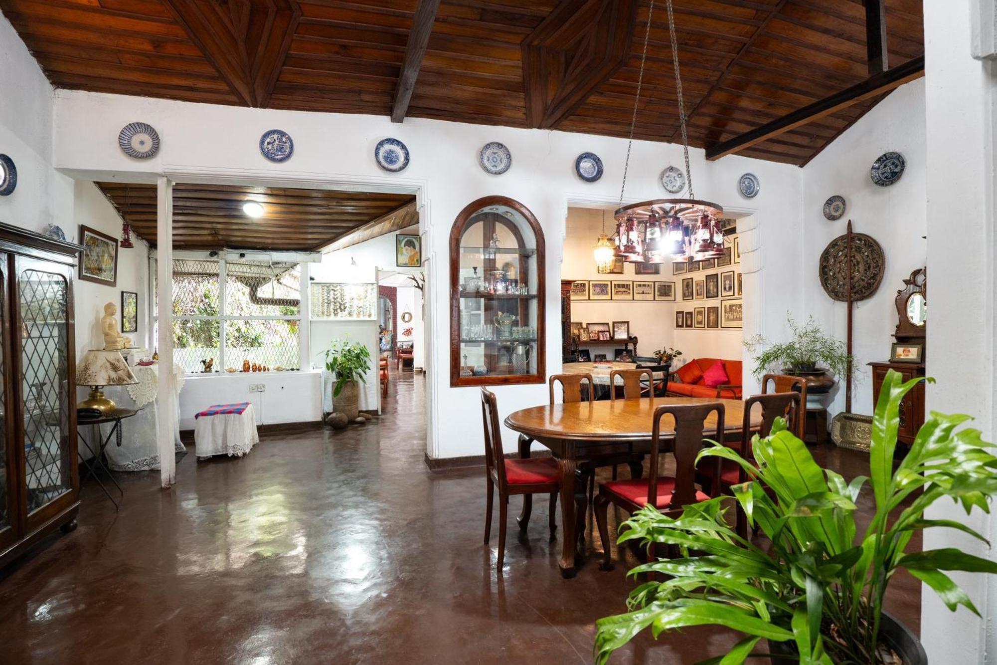 Kandy Inn Madugalle'S Family Guest House Exterior photo