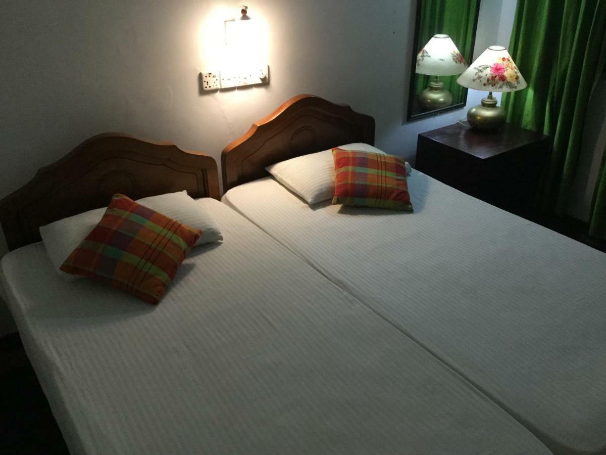 Kandy Inn Madugalle'S Family Guest House Exterior photo